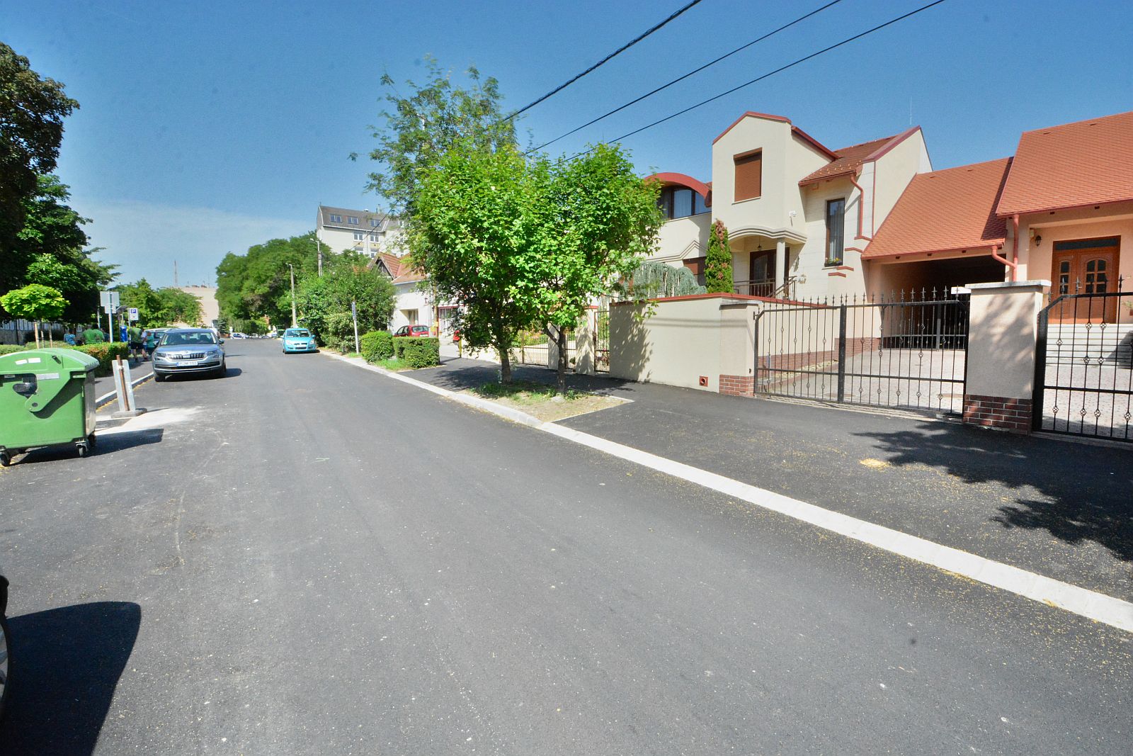 A Csitáry G Emil utcában is elkészült az út, a járda és a parkolók felújítása